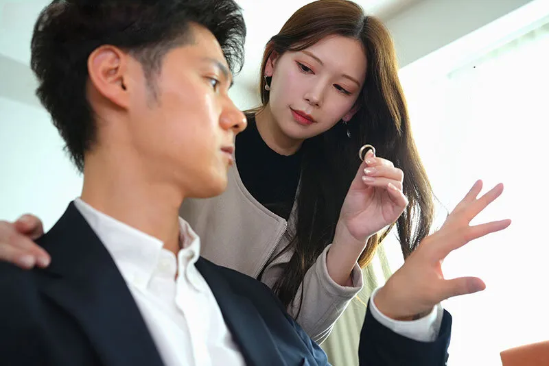 Cô vợ đi đi chơi, anh xã ở nhà bị nhỏ em bà xã gạ xxx không trượt phát nào